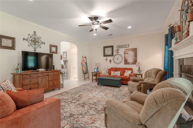 2023 E Lake Drive, Huntsville, TX 77340