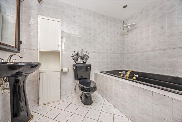 38 Wall Street, Farmingdale, NY 11735