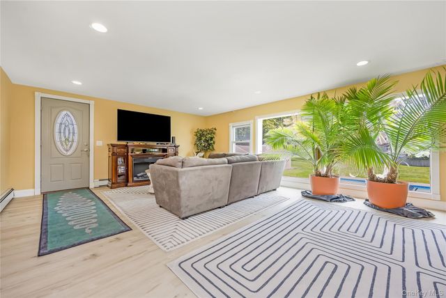 38 Wall Street, Farmingdale, NY 11735