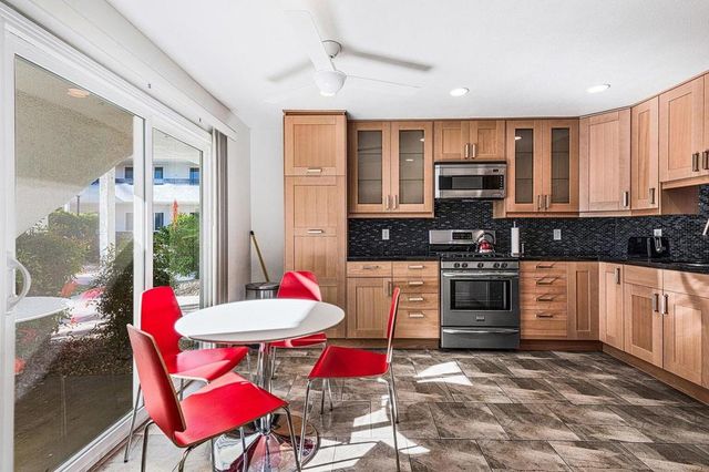 1950 S Palm Canyon 107, Palm Springs, CA 92264