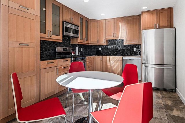 1950 S Palm Canyon 107, Palm Springs, CA 92264