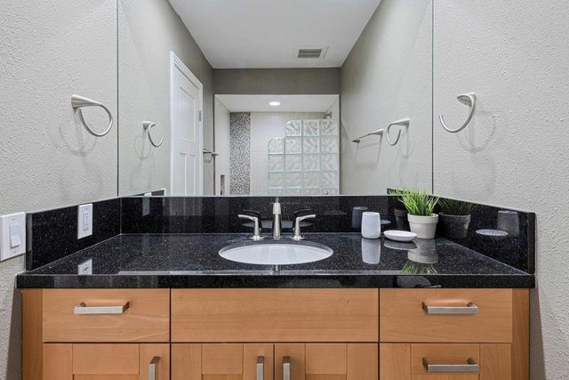 1950 S Palm Canyon 107, Palm Springs, CA 92264