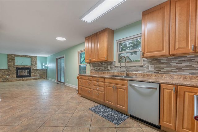 8930 Willowgate Lane, Huber Heights, OH 45424