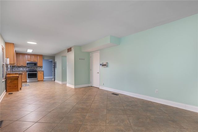 8930 Willowgate Lane, Huber Heights, OH 45424