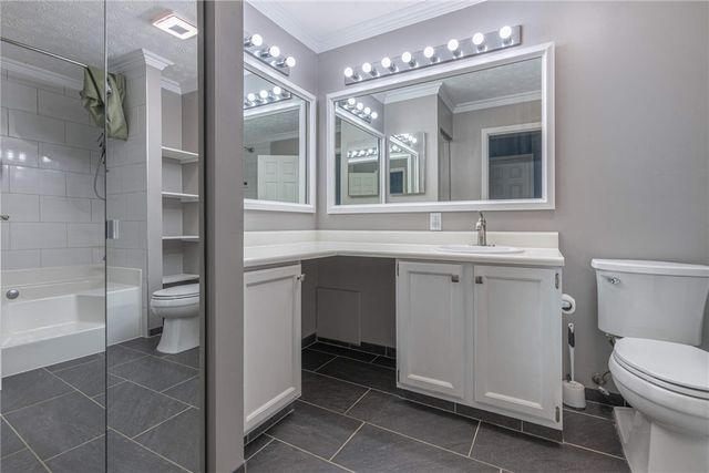 8930 Willowgate Lane, Huber Heights, OH 45424