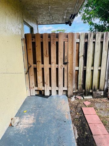 7740 SW 10th St 1, North Lauderdale, FL 33068