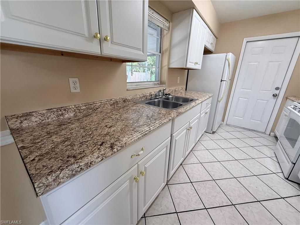 2511 W Cypress AVE, FORT MYERS, FL 33905 — photo 3