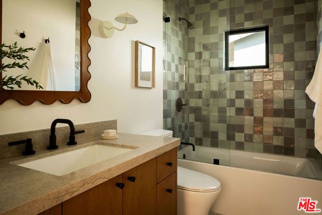 3420 Wade Street, Los Angeles, CA 90066