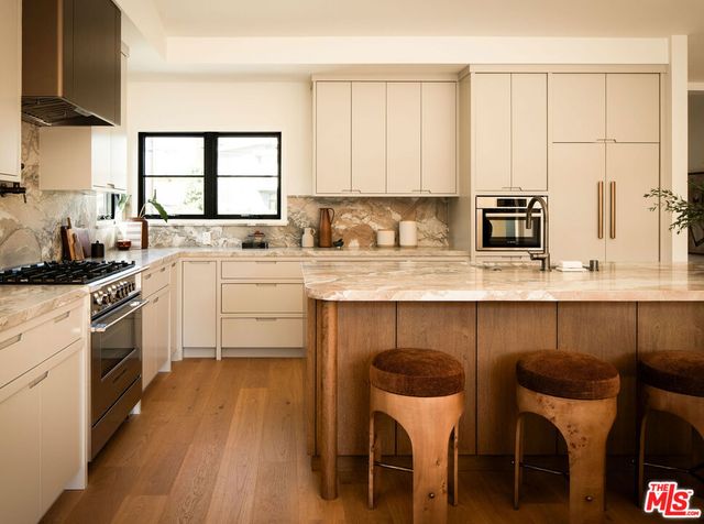 3420 Wade Street, Los Angeles, CA 90066