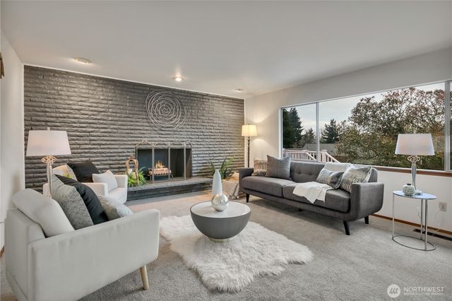 31402 28th Place SW, Federal Way, WA 98023