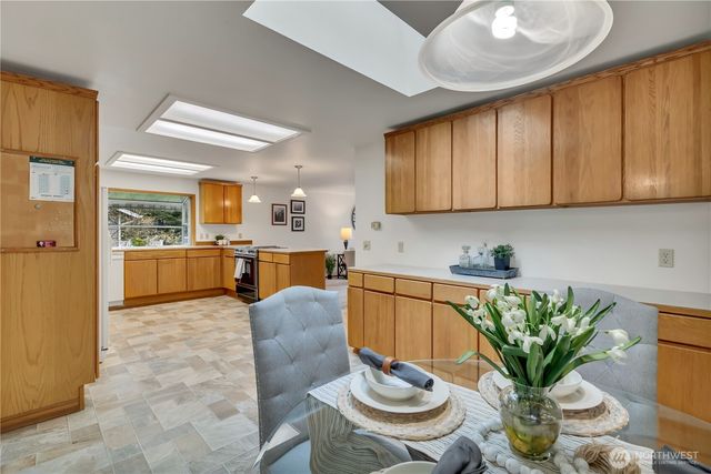 31402 28th Place SW, Federal Way, WA 98023