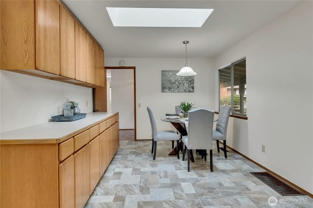 31402 28th Place SW, Federal Way, WA 98023