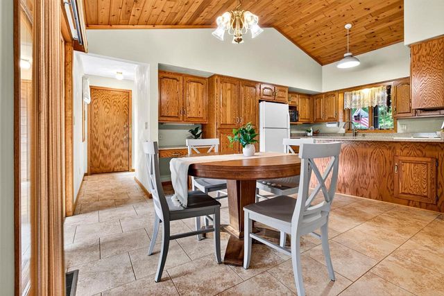 W6561 CEDAR LANE, Greenville, WI 54913