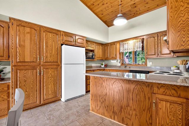 W6561 CEDAR LANE, Greenville, WI 54913