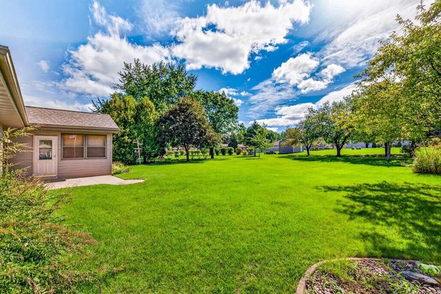 W6561 CEDAR LANE, Greenville, WI 54913