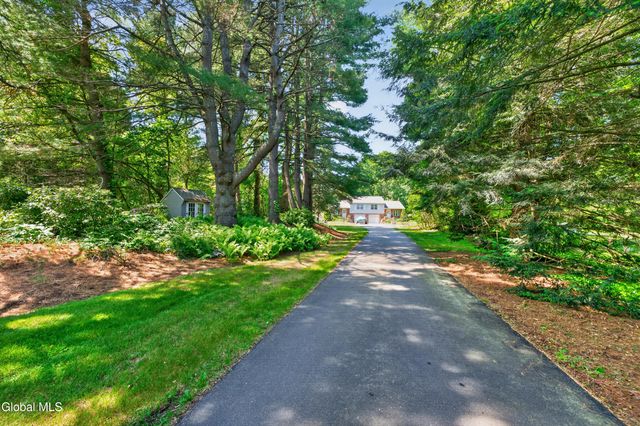 152 Woodin Road, Halfmoon, NY 12065