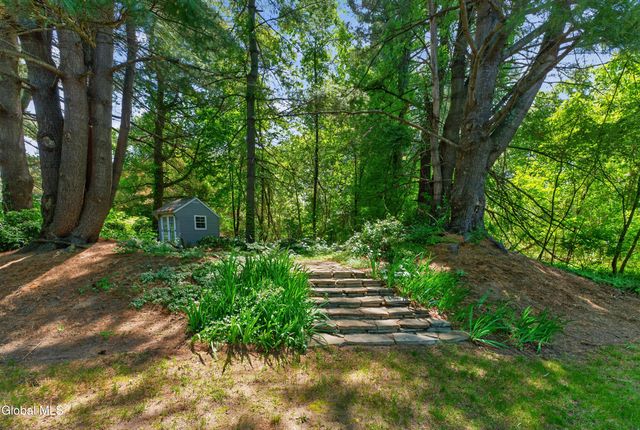 152 Woodin Road, Halfmoon, NY 12065