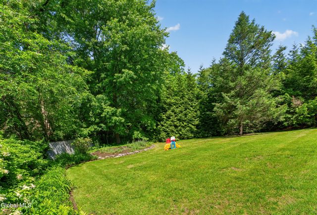 152 Woodin Road, Halfmoon, NY 12065