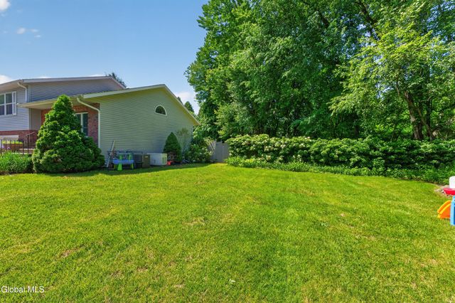 152 Woodin Road, Halfmoon, NY 12065