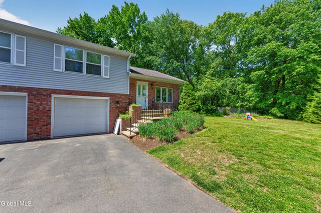 152 Woodin Road, Halfmoon, NY 12065