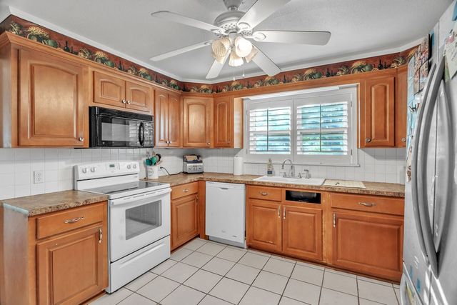 140 W 10th St, Colorado City, TX 79512