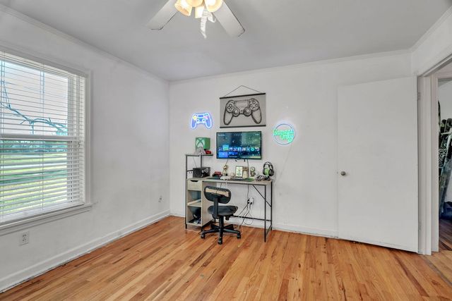 140 W 10th St, Colorado City, TX 79512