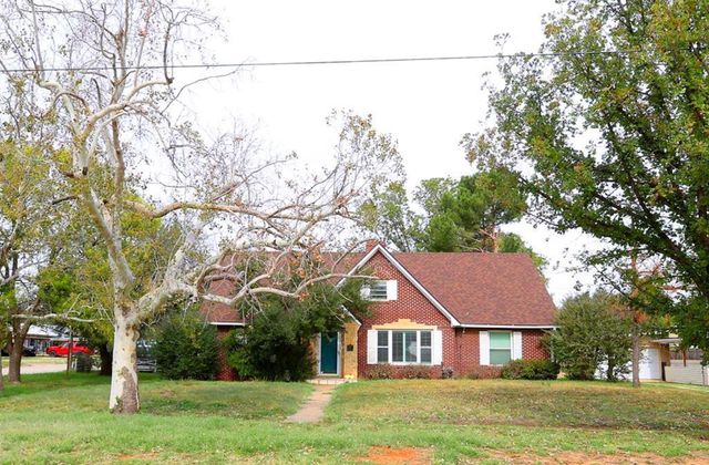 140 W 10th St, Colorado City, TX 79512