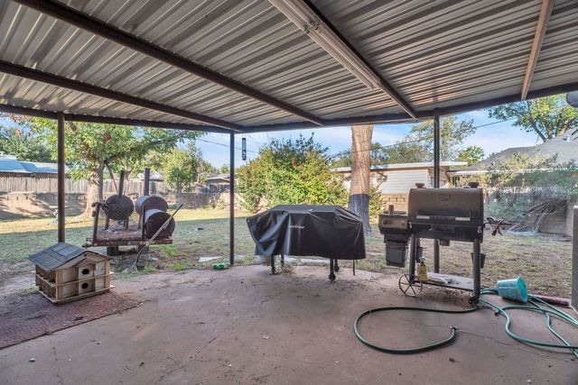 140 W 10th St, Colorado City, TX 79512