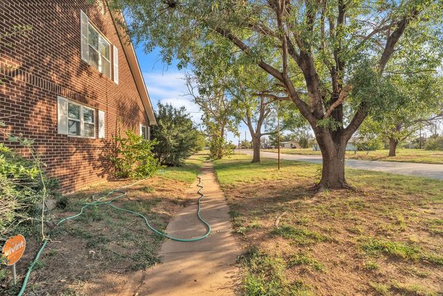 140 W 10th St, Colorado City, TX 79512