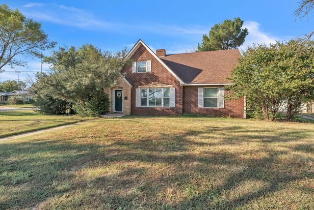 140 W 10th St, Colorado City, TX 79512