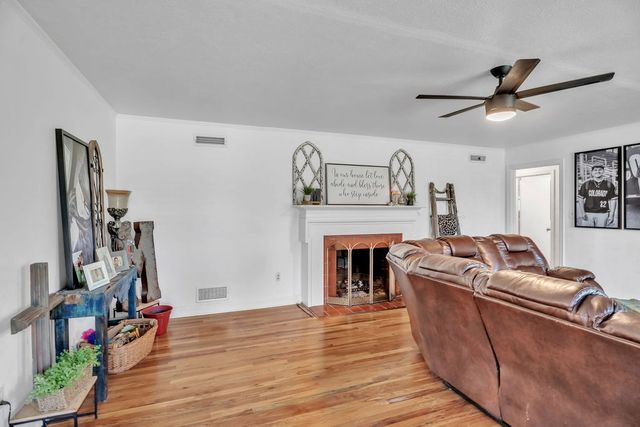 140 W 10th St, Colorado City, TX 79512