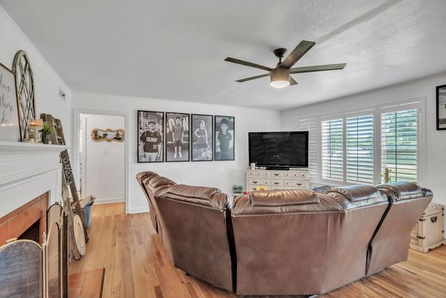 140 W 10th St, Colorado City, TX 79512