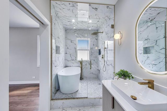 4305 N Mobile Avenue, Chicago, IL 60634