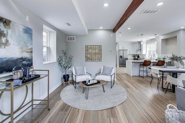 4305 N Mobile Avenue, Chicago, IL 60634