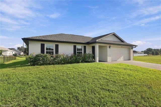 1615 NE 34th LN, Cape Coral, FL 33909