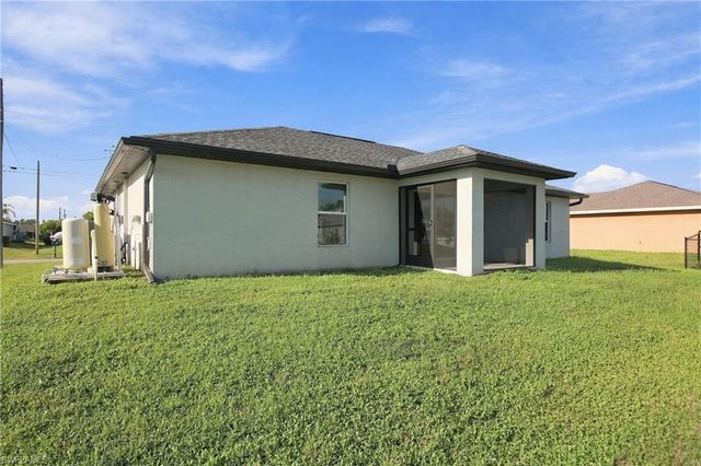 1615 NE 34th LN, Cape Coral, FL 33909
