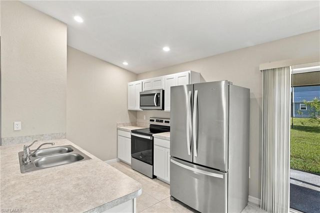 1615 NE 34th LN, Cape Coral, FL 33909