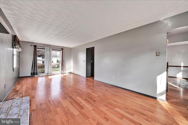 39 MINE RD, Lebanon, PA 17042