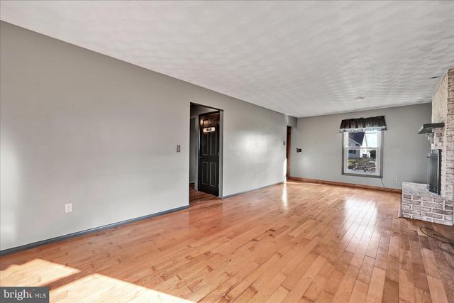 39 MINE RD, Lebanon, PA 17042