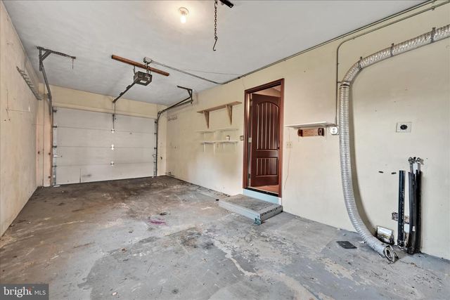 39 MINE RD, Lebanon, PA 17042