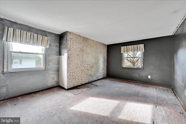 39 MINE RD, Lebanon, PA 17042