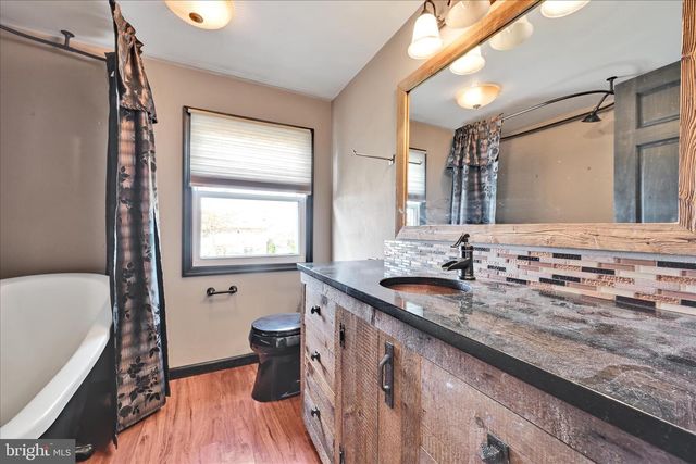 39 MINE RD, Lebanon, PA 17042