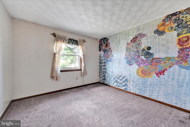 39 MINE RD, Lebanon, PA 17042