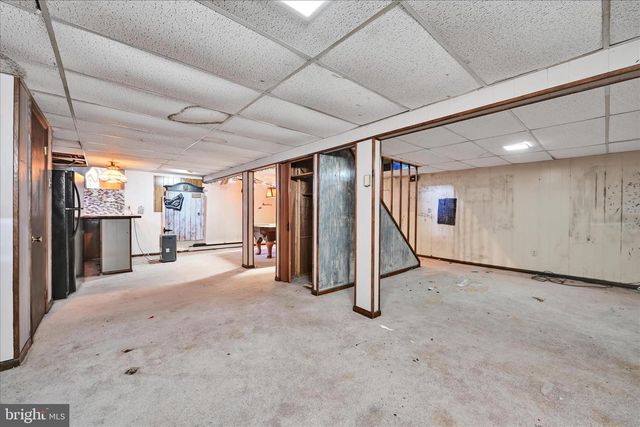 39 MINE RD, Lebanon, PA 17042