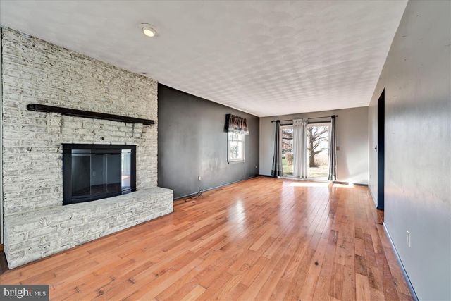 39 MINE RD, Lebanon, PA 17042