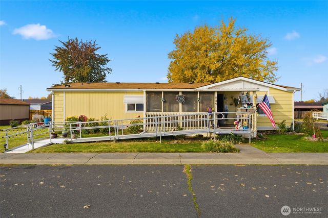 549 NE Criscola Avenue, College Place, WA 99324