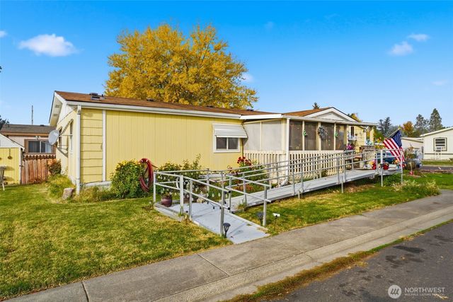 549 NE Criscola Avenue, College Place, WA 99324