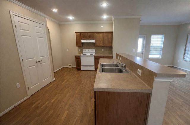 1022 Livermore St, Portland, TX 78374