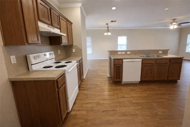 1022 Livermore St, Portland, TX 78374