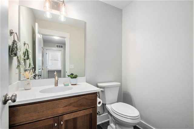 621 Waterford Village Drive, Walker, MI 49534